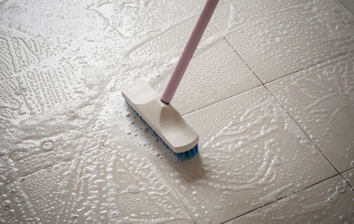 Pak Mane Multi-Surface Heavy-Duty Floor Brush