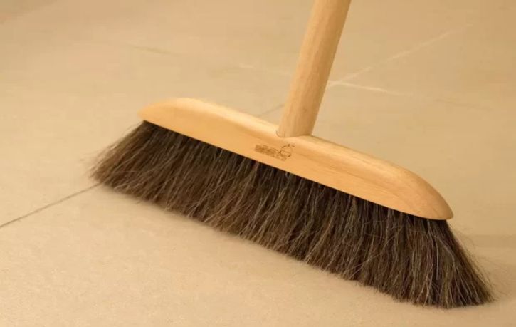 Pak Mane Heavy-Duty Commercial Angle Broom