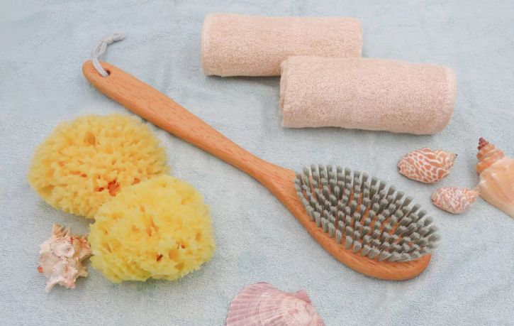 Pak Mane Extendable Back Body Brush