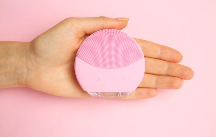 Pak Mane Sonic Facial Cleansing Brush