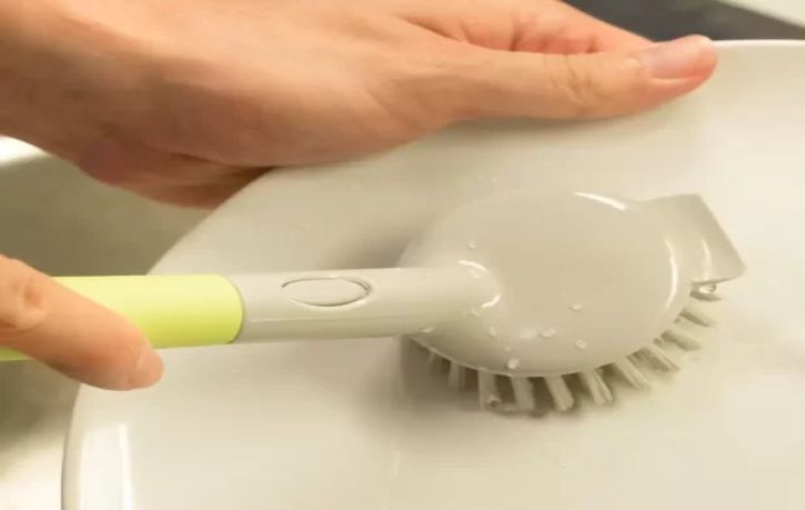 Pak Mane Compact Detachable Bottle Brush