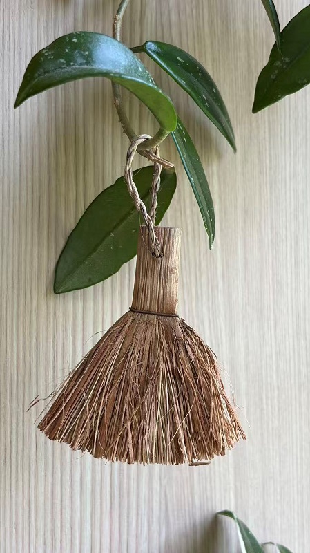 Fan Palm Stem Brush - Small